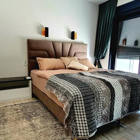 Penthouse For Two Family Apartman *