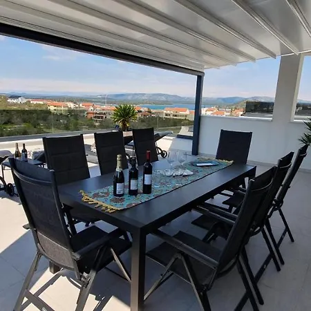 Penthouse For Two Family *