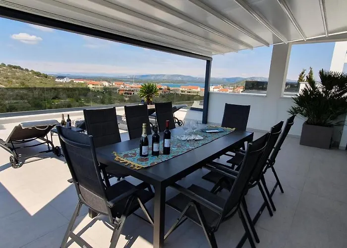 Penthouse For Two Family *