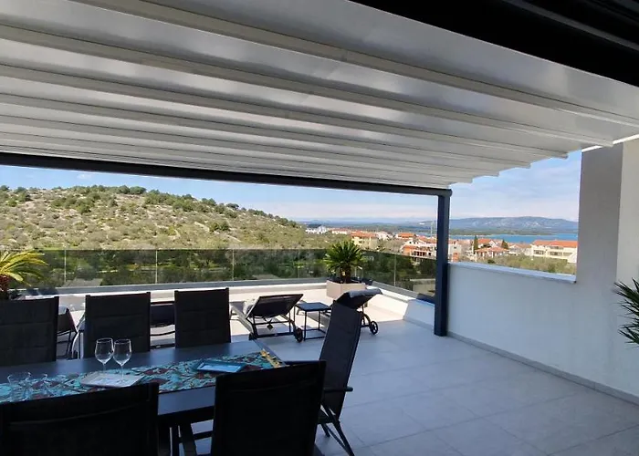 Penthouse For Two Family Appartement