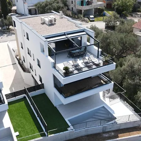 Apartment Penthouse For Two Family *